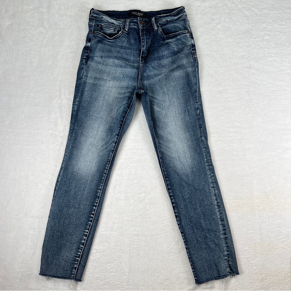Judy Blue Jeans Womens size 7 / 28 Blue Raw Hem Relaxed Fit Medium Wash Denim